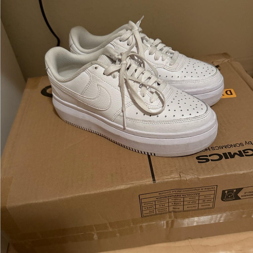 Women’s White Nike Shoes